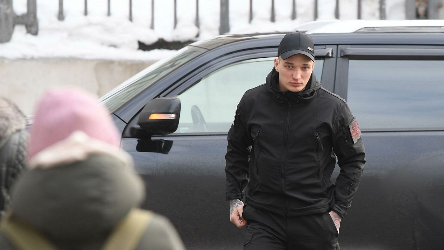 Блогер Эдвард Бил проведет в тюрьме полгода