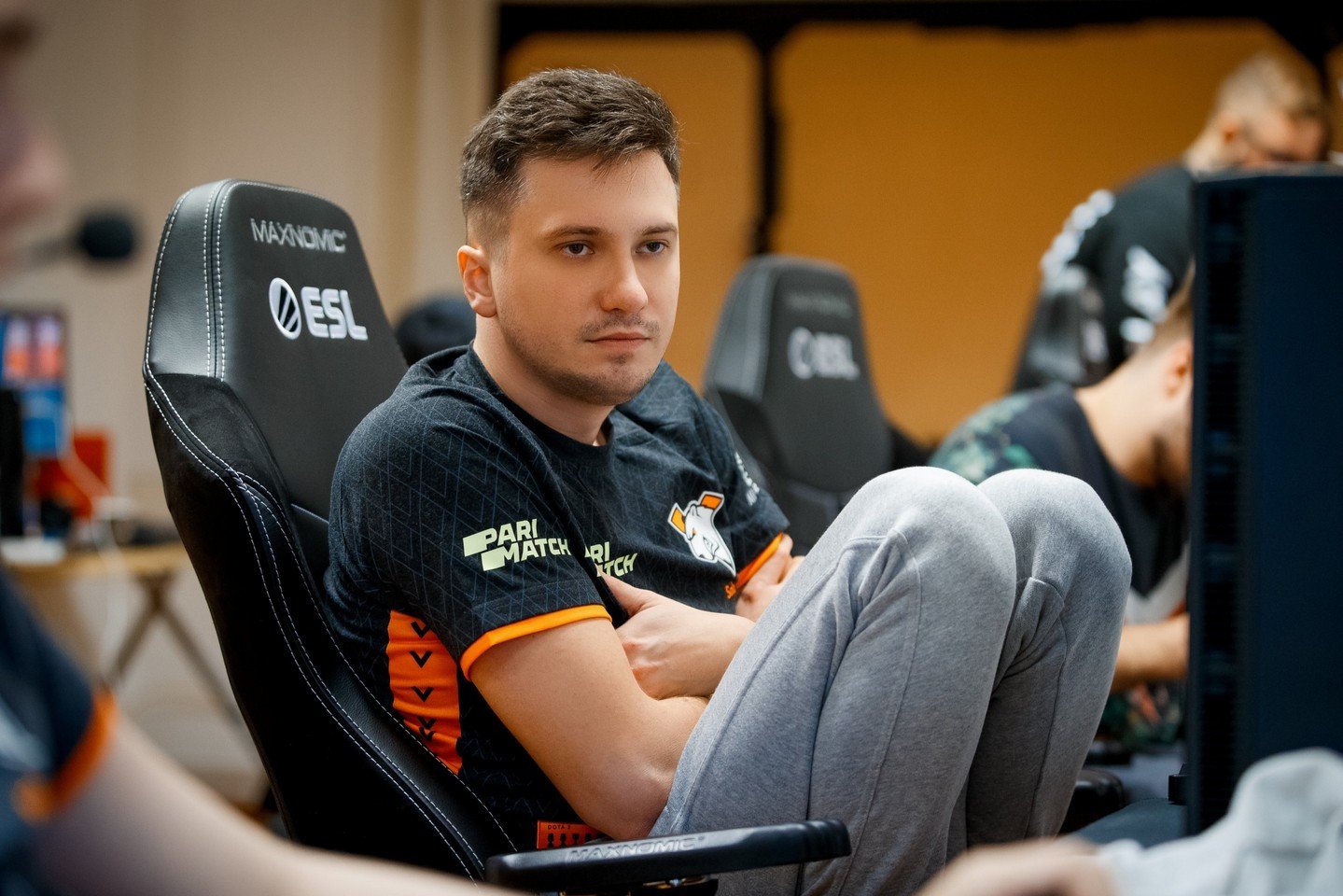 Как и зачем  капитан NAVI по Dota 2 может стать гражданином Украины