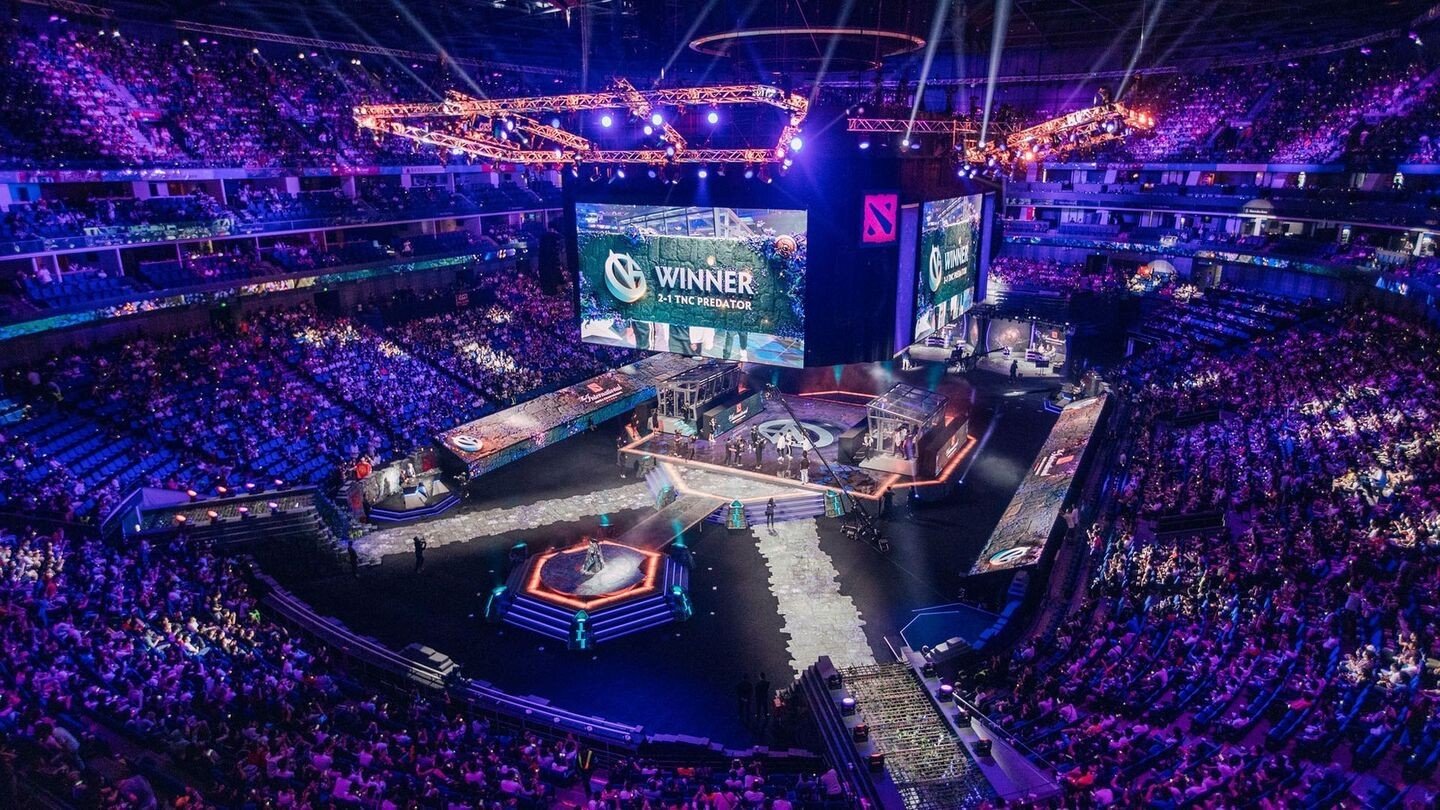 Президент Франции предложил провести The International или мэйджор по CSGO в стране