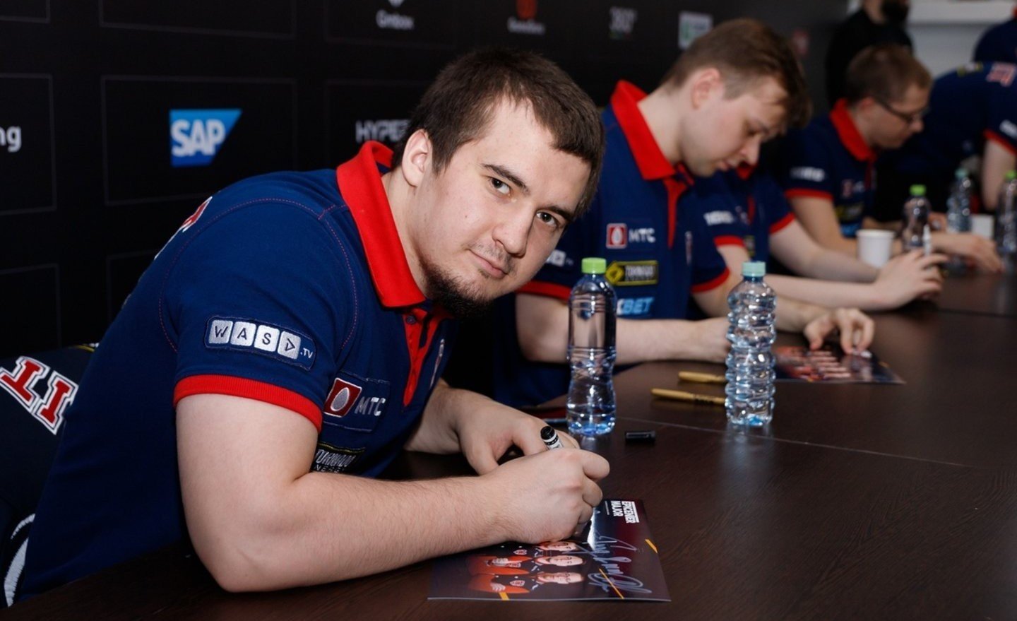 Как Daxak начнет новый сезон  прогноз на матч между NAVI и BetBoom на Dota Pro Circuit