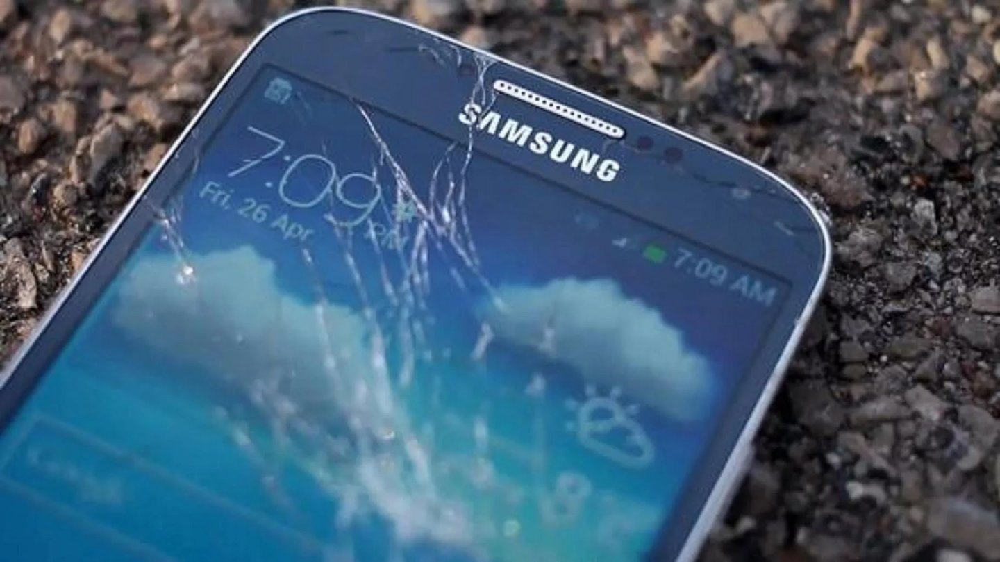Часть телефонов Samsung не включается в России  решение обойдется в 5000 рублей