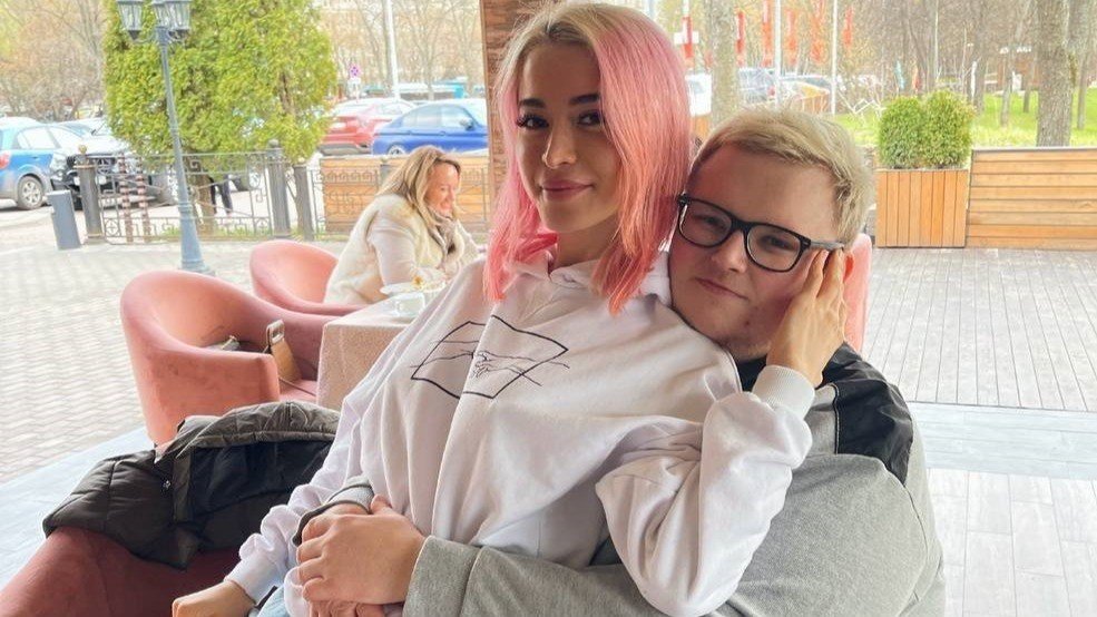 Бумыч продолжает общаться с бывшей женой спустя 1 месяц после развода