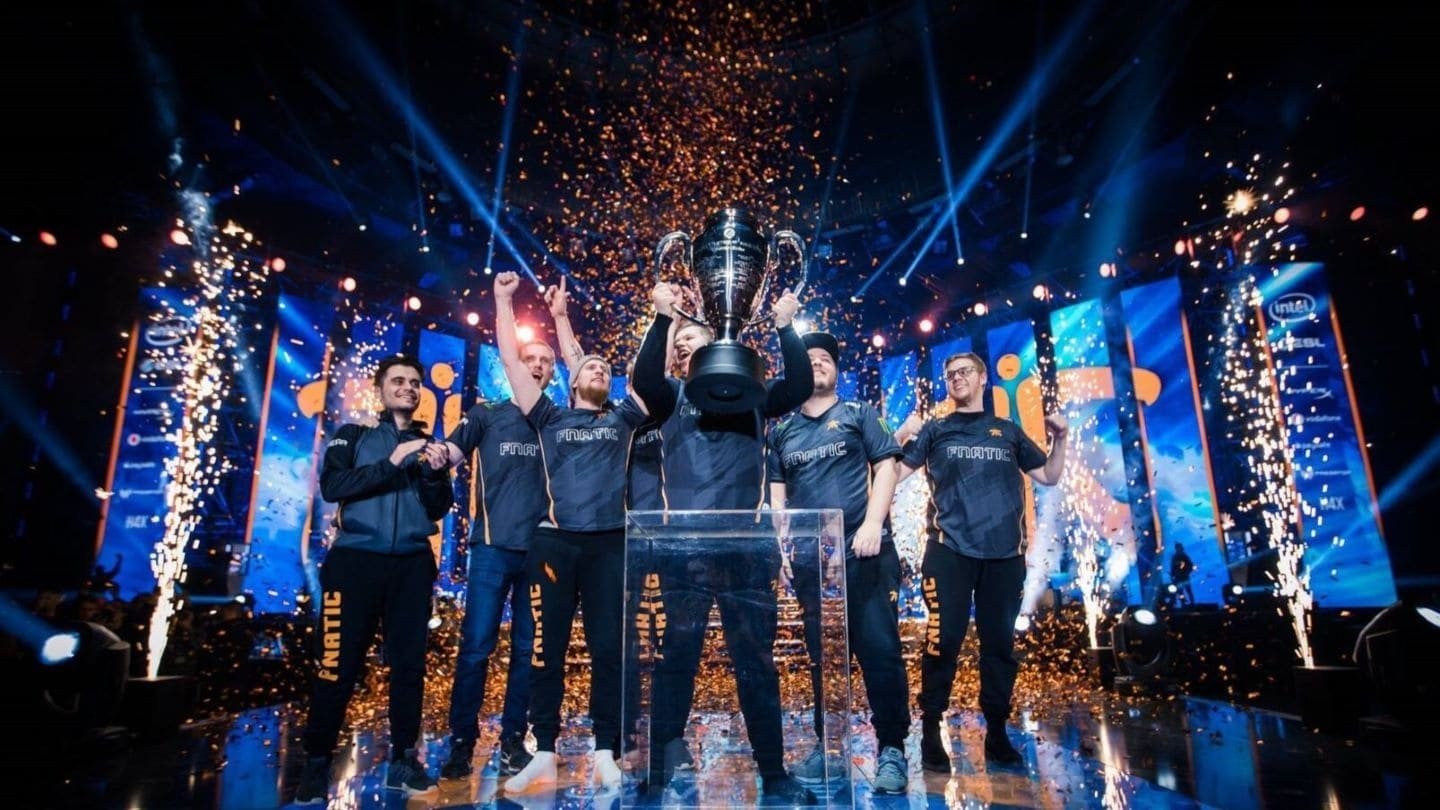 Сколько зарабатывают проигроки в CSGO  инсайдер раскрыл точные суммы