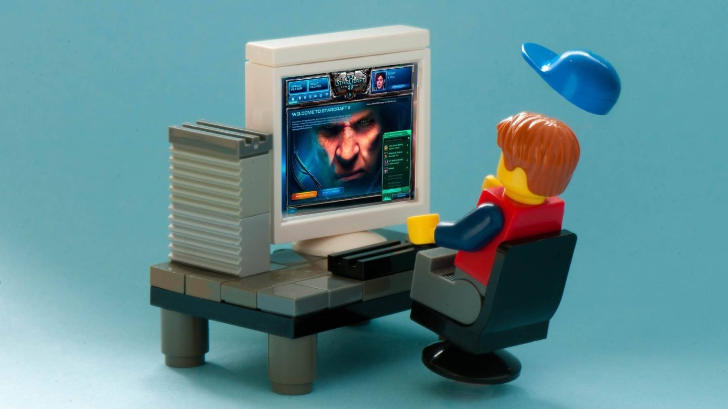 Инженер создал крошечный компьютер в кубике Lego и запустил на нем Doom