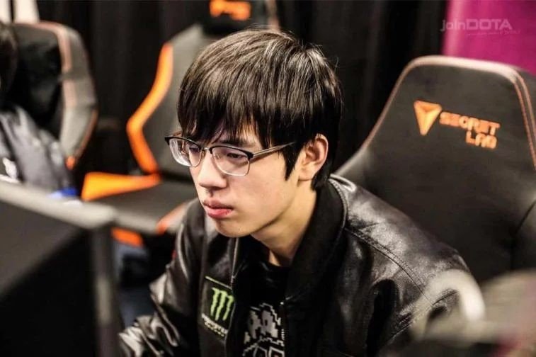 Fade завершил карьеру профессионального игрока