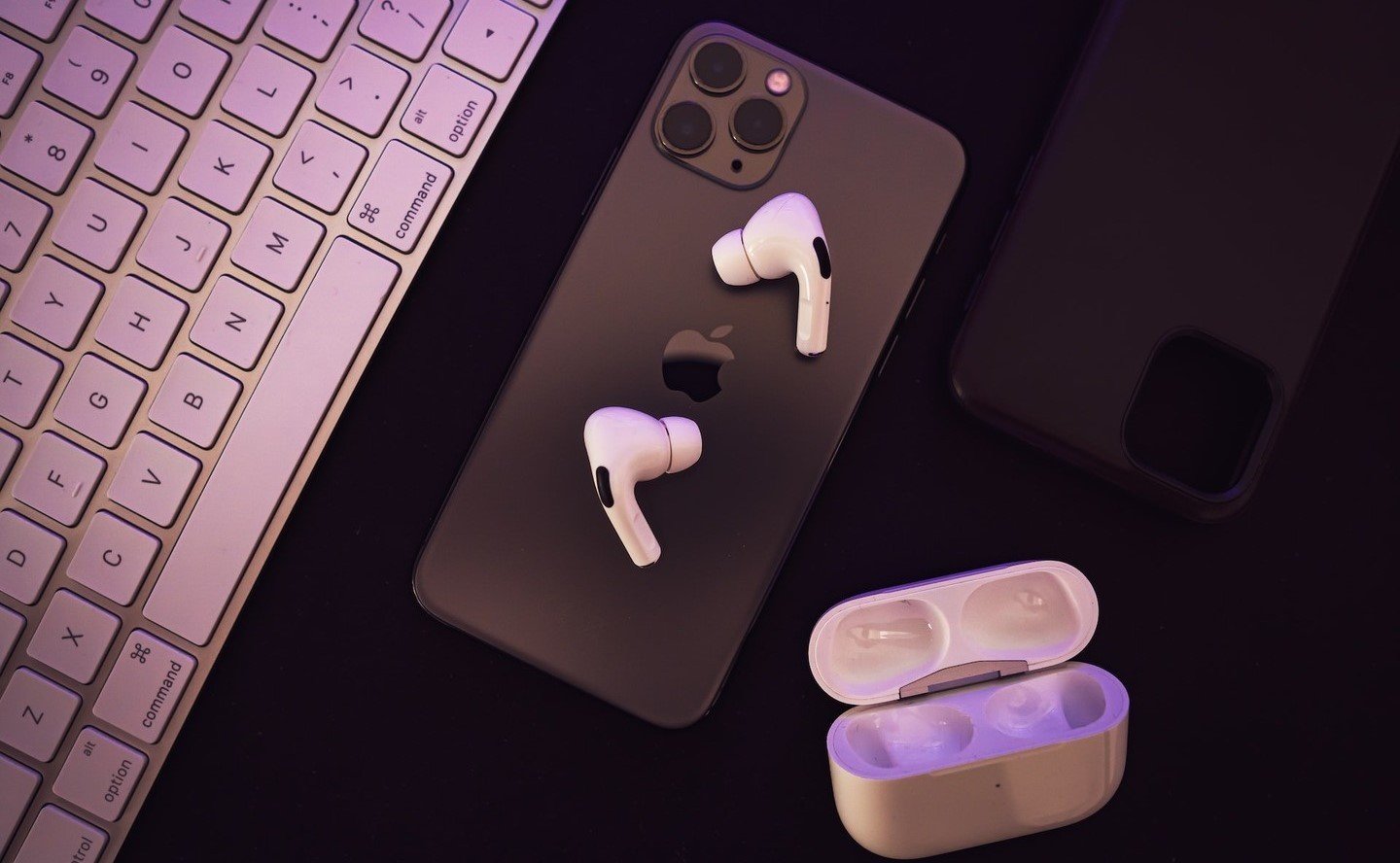 Как выглядят новые AirPods Pro 2  фото
