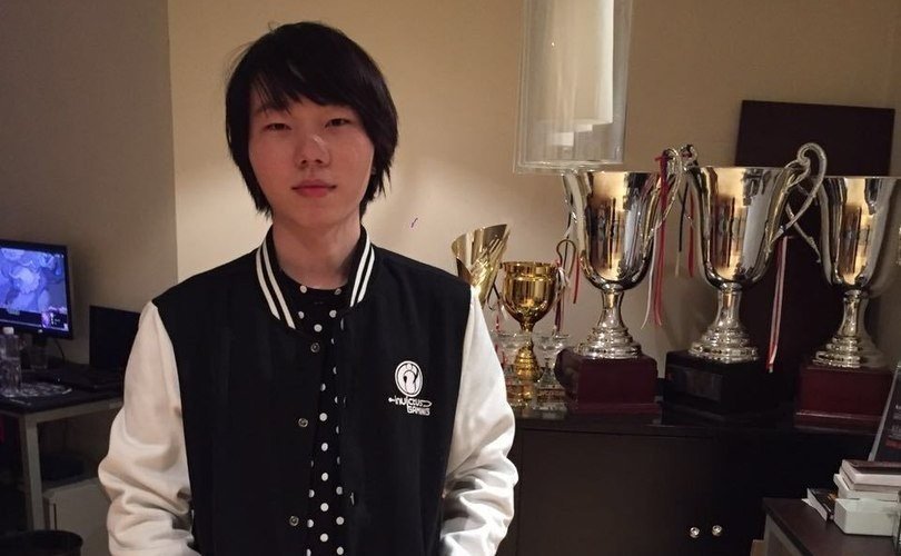 BurNIng Paparazi покинул Vici Gaming