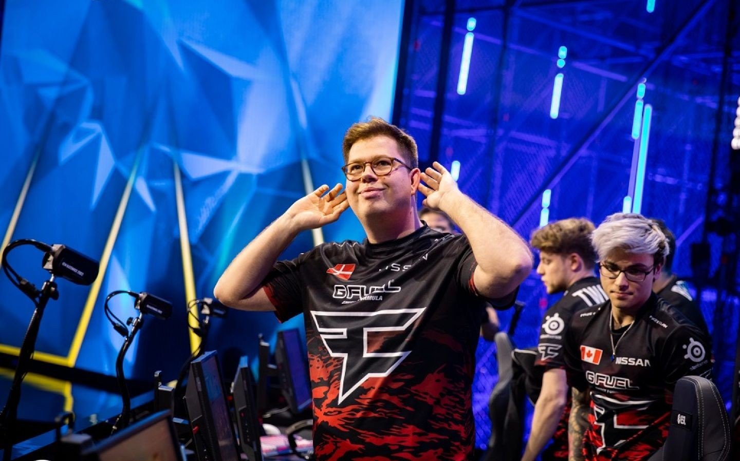 Ждем зарубы  прогноз на матч FaZe Clan vs Heroic на BLAST Premier Fall Finals 2022