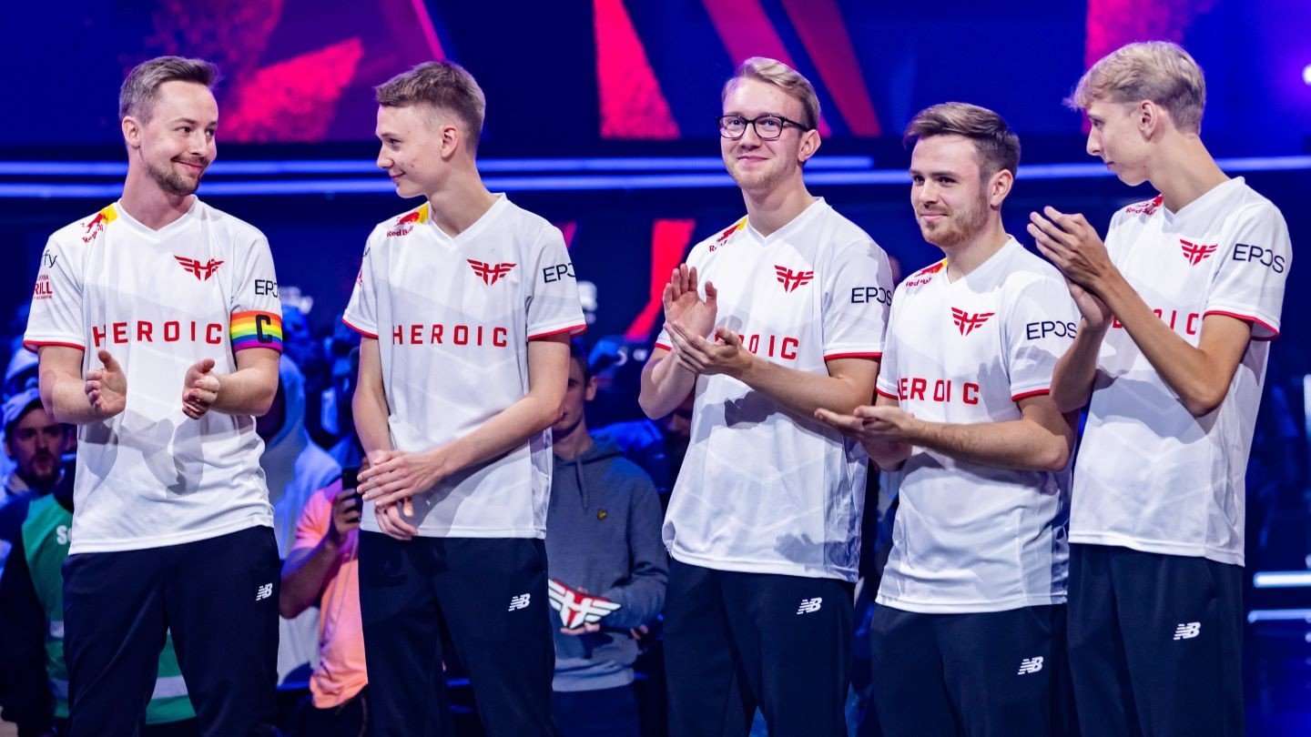 Heroic стала чемпионом BLAST Premier Fall Finals 2022 по CSGO FaZe  вторая