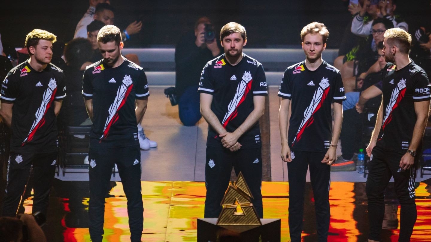 Фанаты CSGO требуют снять G2 c BLAST World Finals изза фото с российским флагом