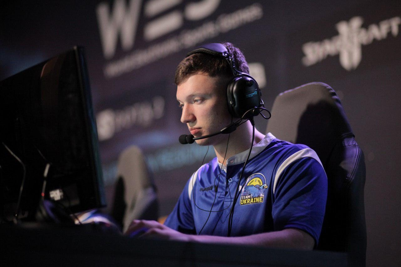 Resolut1on вышел из состава JStorm на сайте ESL