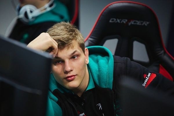 Iceberg Lil предложил мне идею кикнуть Nofear но Cooman решил вернуться на мид
