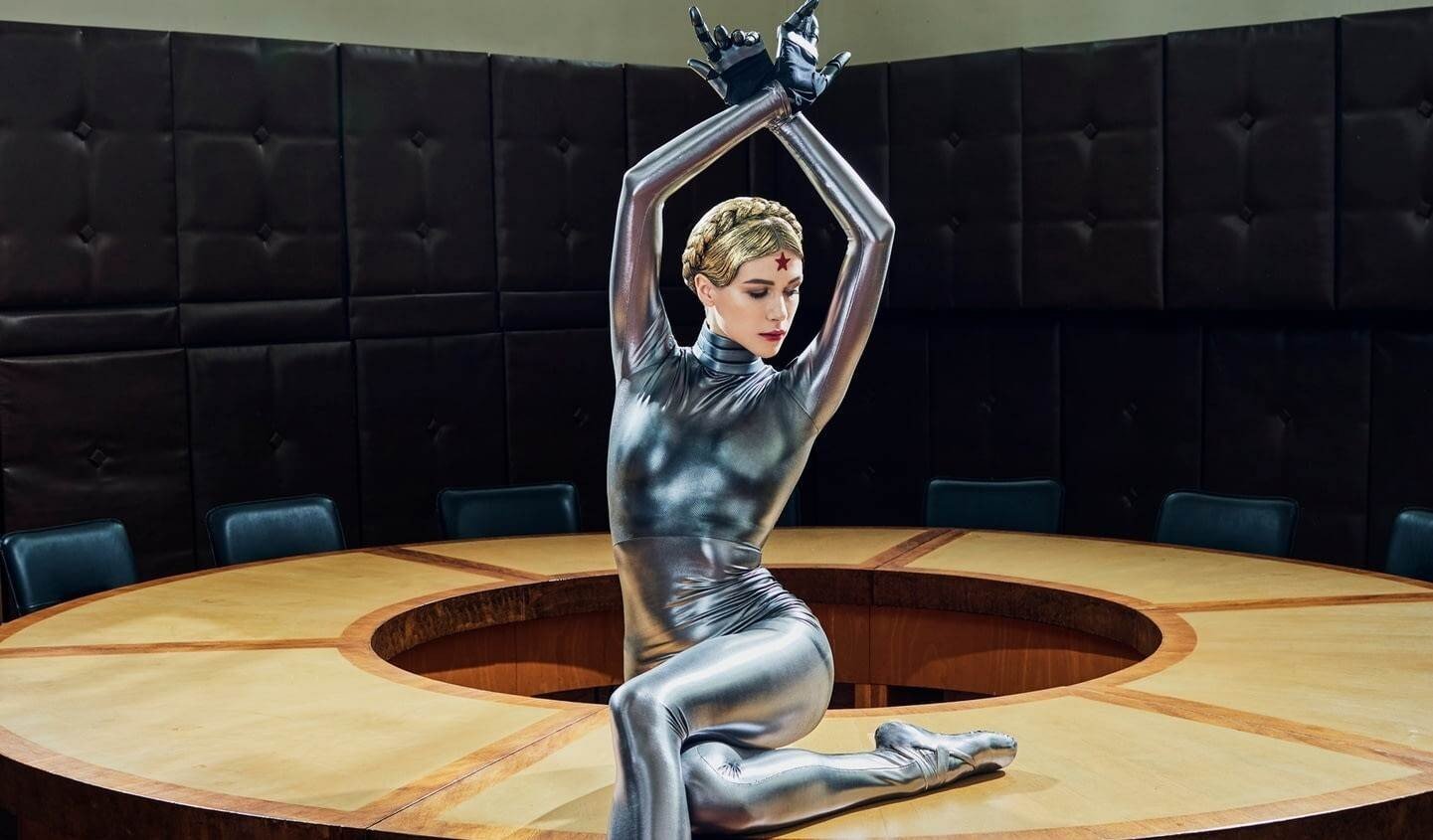 Сыгравшая близняшек в Atomic Heart актриса показала сногсшибательный косплей