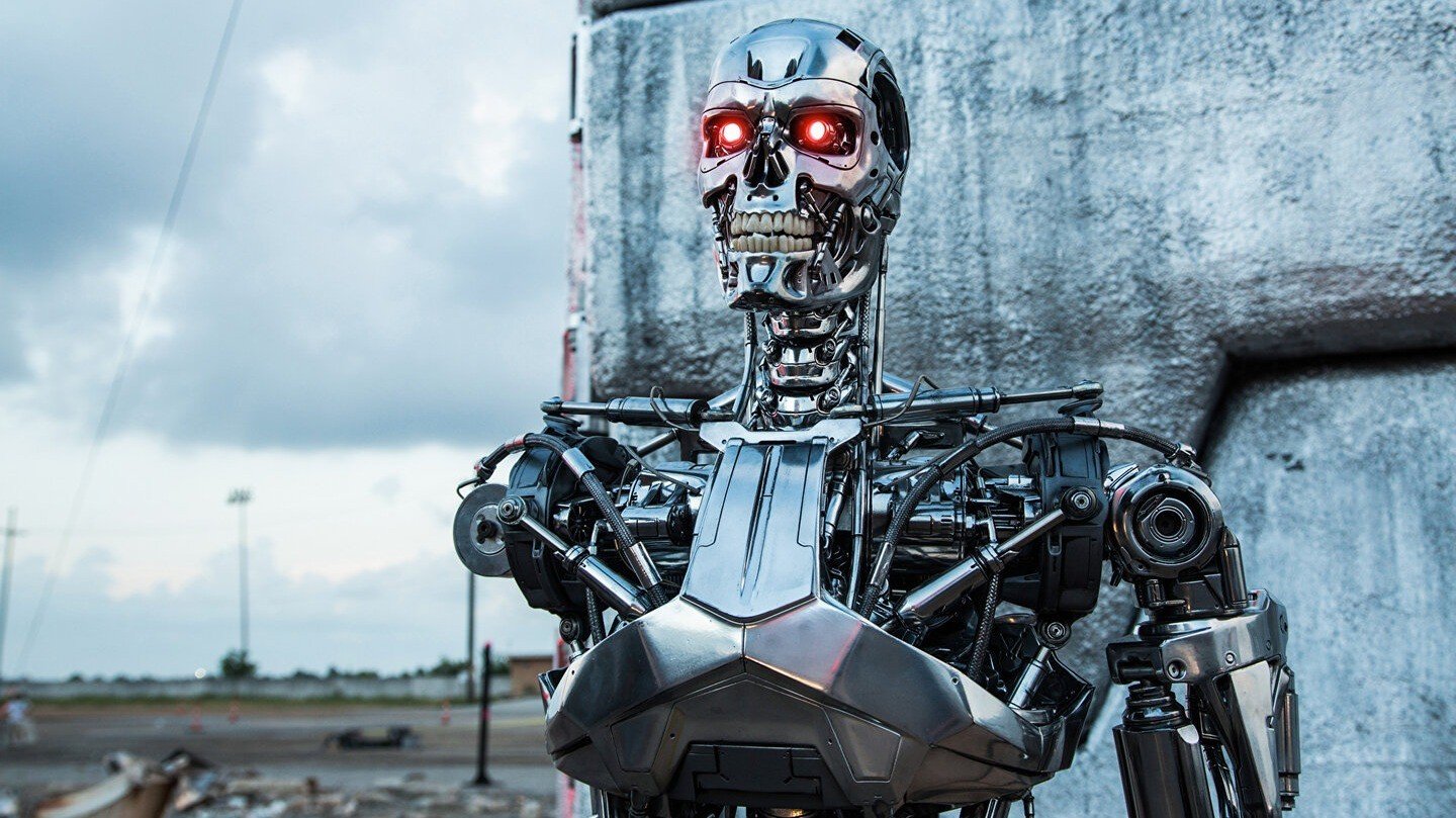 Терминатора T800 воссоздали в реальной жизни и показали на что он способен