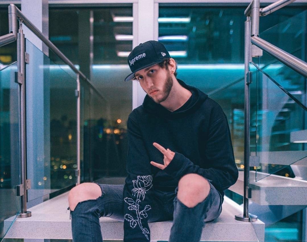 Владелец FaZe Clan разгромил номер отеля в ЛасВегасе ущерб оценивается в 30 тысяч