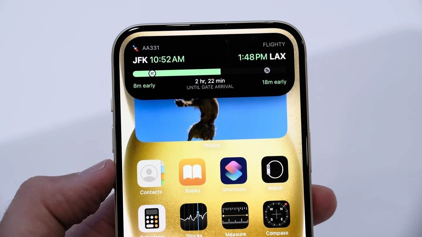 Появились живые фото двух моделей iPhone 15 и новых Apple Watch