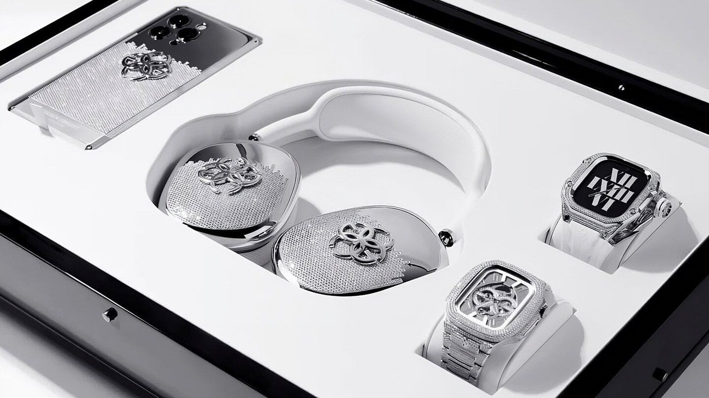 Набор бриллиантовых гаджетов Apple с iPhone 15 Pro Max продают за 23 млн рублей