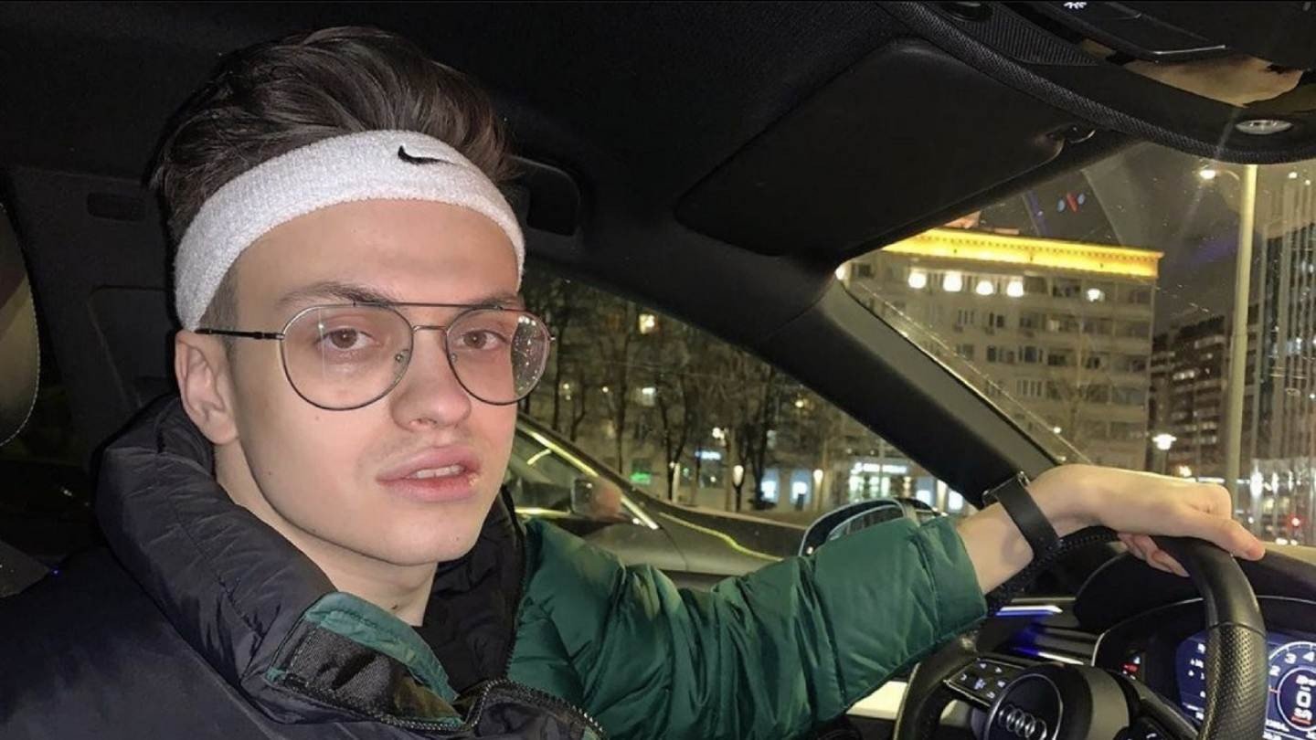 Бустер посвятил трек своей новой машине за 30 млн рублей
