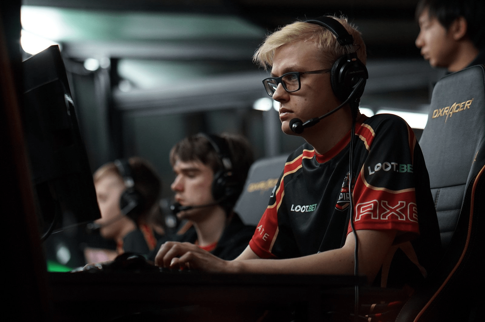fn на сцене TI7