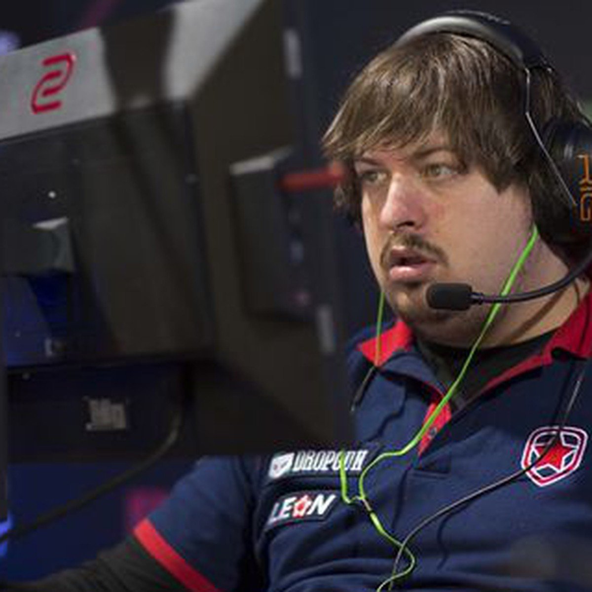 Досю забанили на Twitch