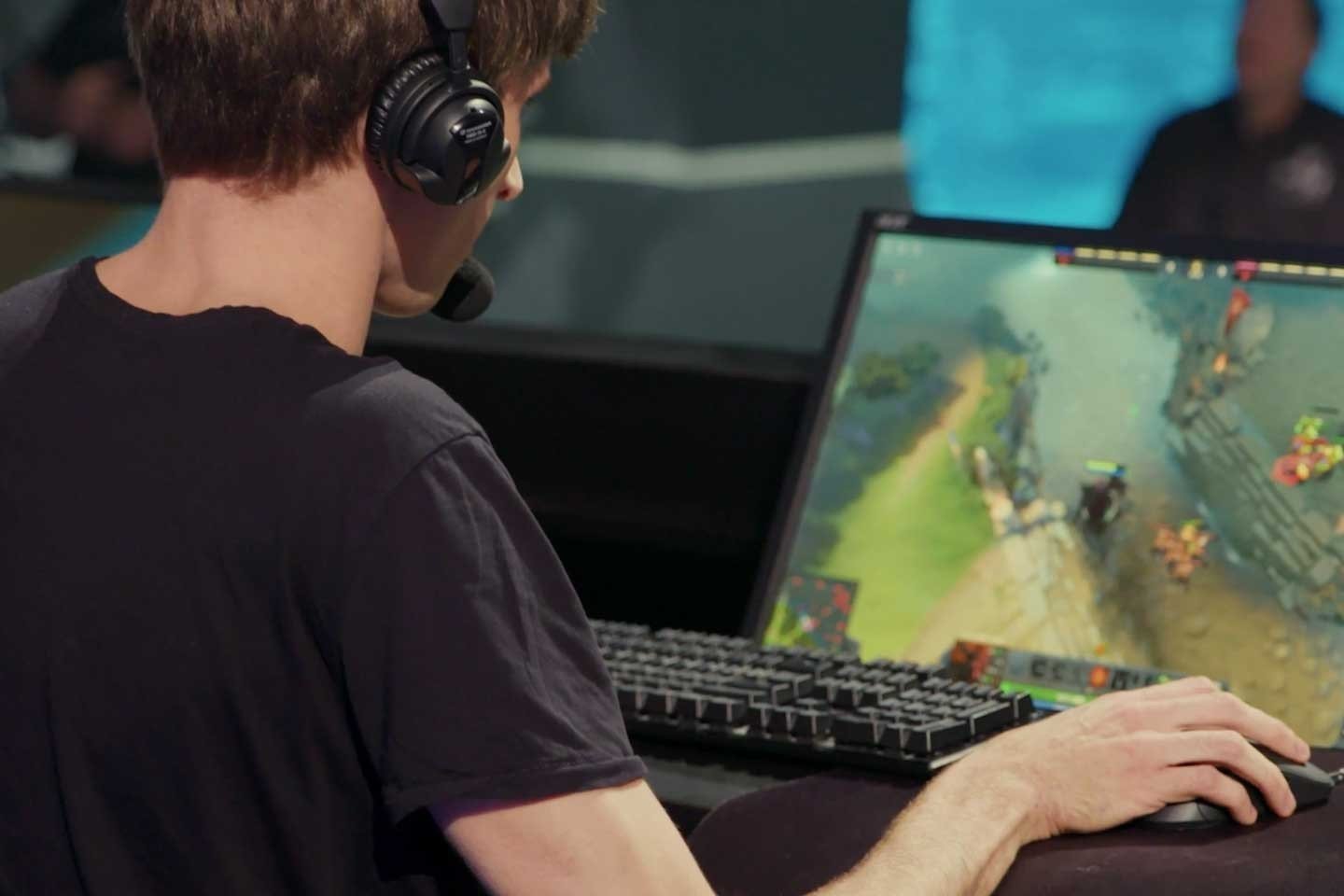 Dendi играет против Open AI Five на TI7