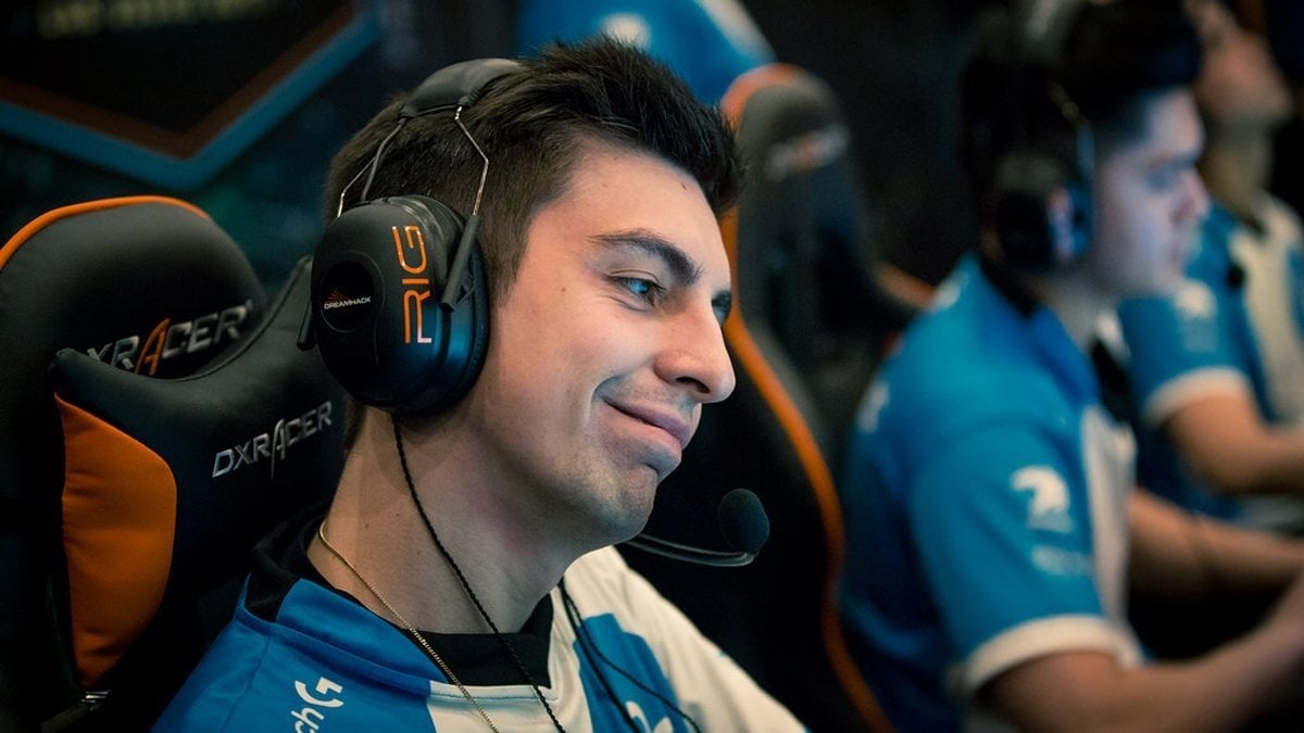 Shroud станет проигроком в Valorant