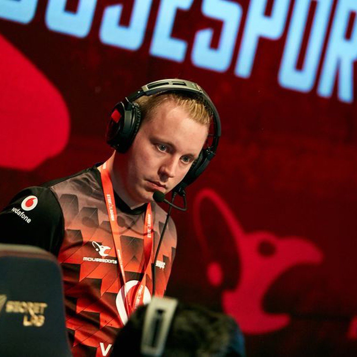 Тренер mousesports признался в использовании бага с камерой в CSGO