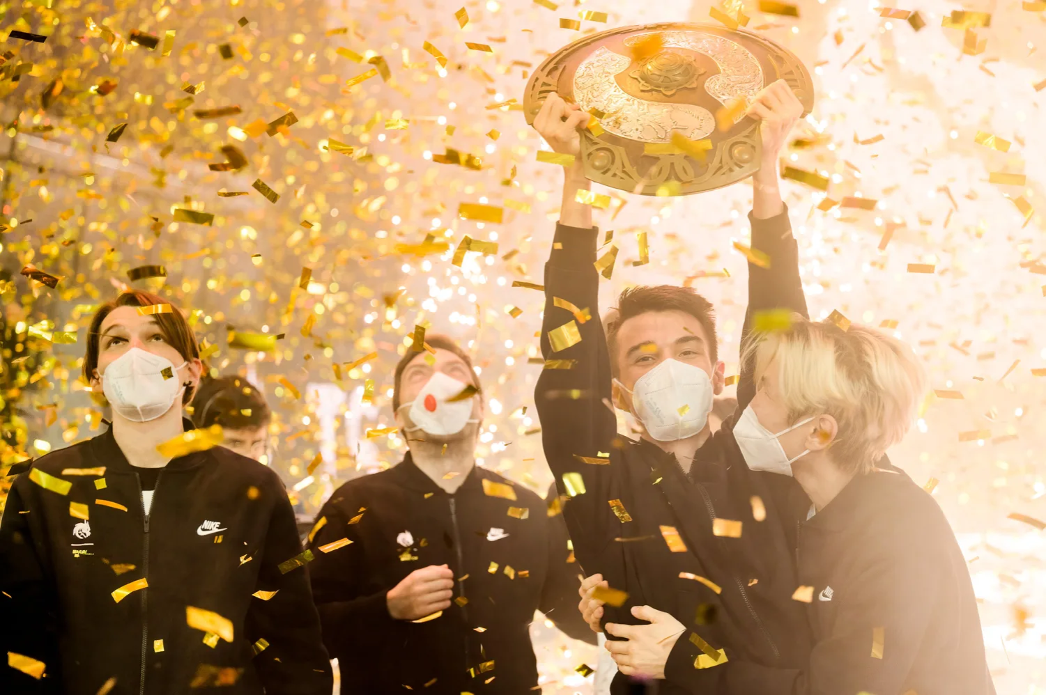 Состав Team Spirit празднует победу / Источник фото: redbull.com