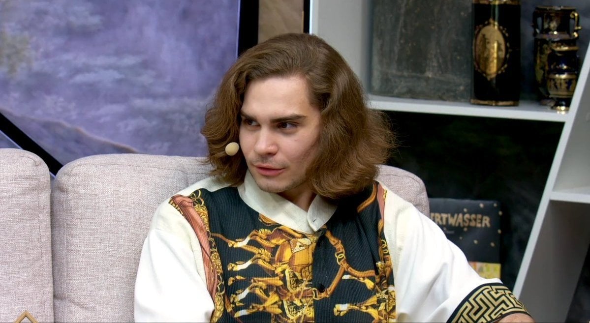 Nix На самом деле LoL далеко от Dota 2 ушла на 20 лет её обгоняет
