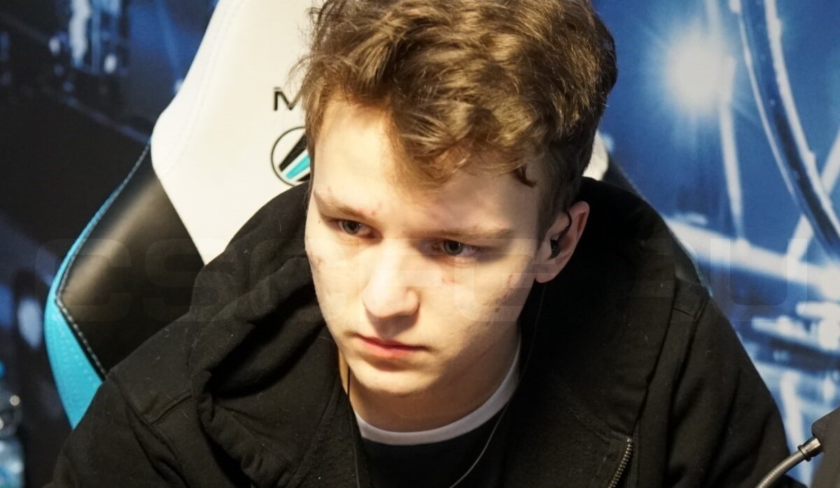 YEKINDAR Я всегда играю на своей чуйке В большинстве случаев это помогает команде