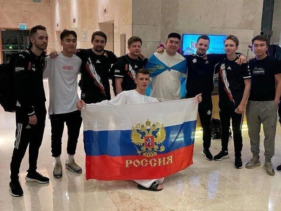 Фото фаната из России с игроками G2