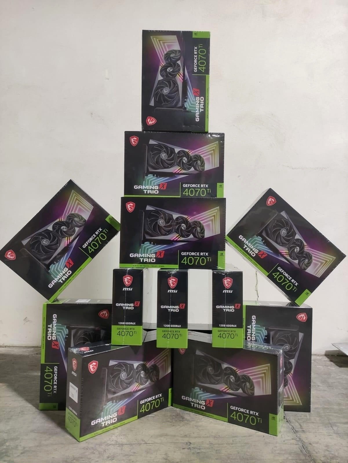 Видеокарты RTX 4070 Ti от MSI в Коста-Рике / Источник: Reddit