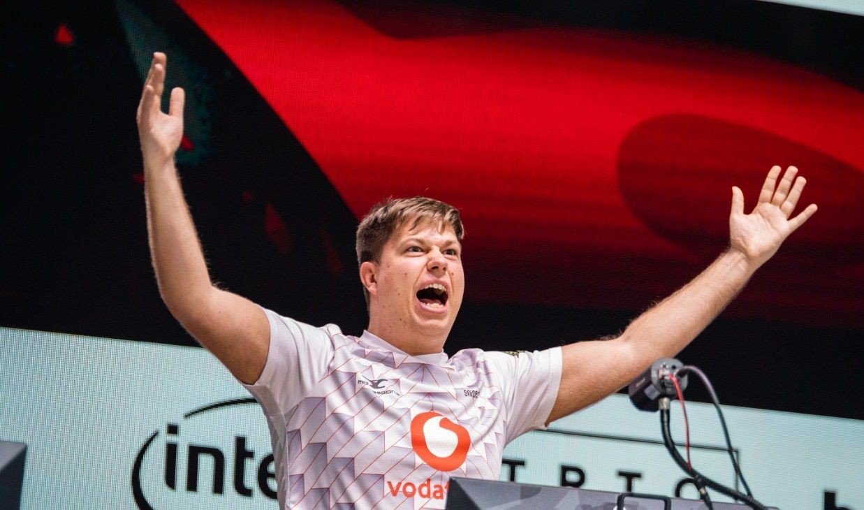 Mousesports и FURIA прошли в плейофф DreamHack Winter 2020 одолев GODSENT и G2