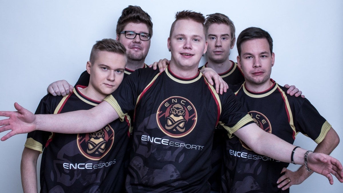 ENCE вышла в четвертьфинал Snow Sweet Snow 1