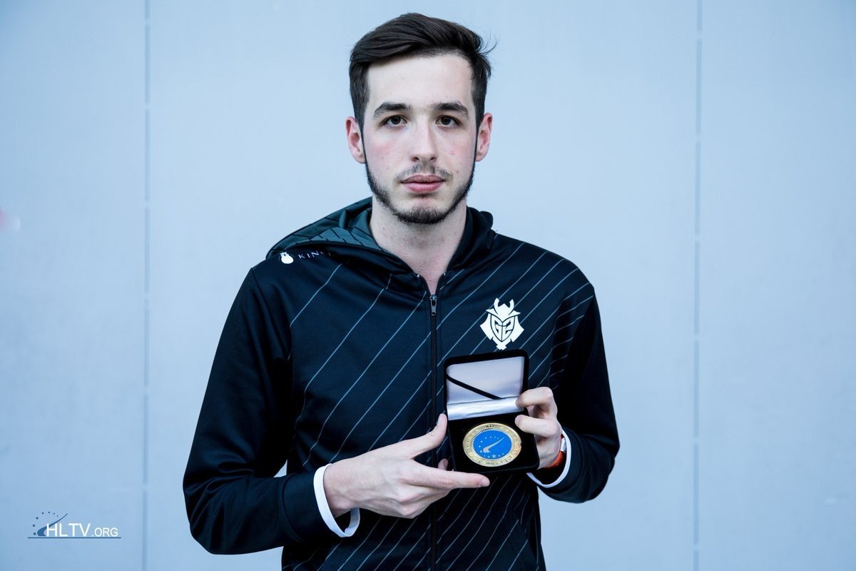 KennyS закончил карту Nuke с рейтингом 017