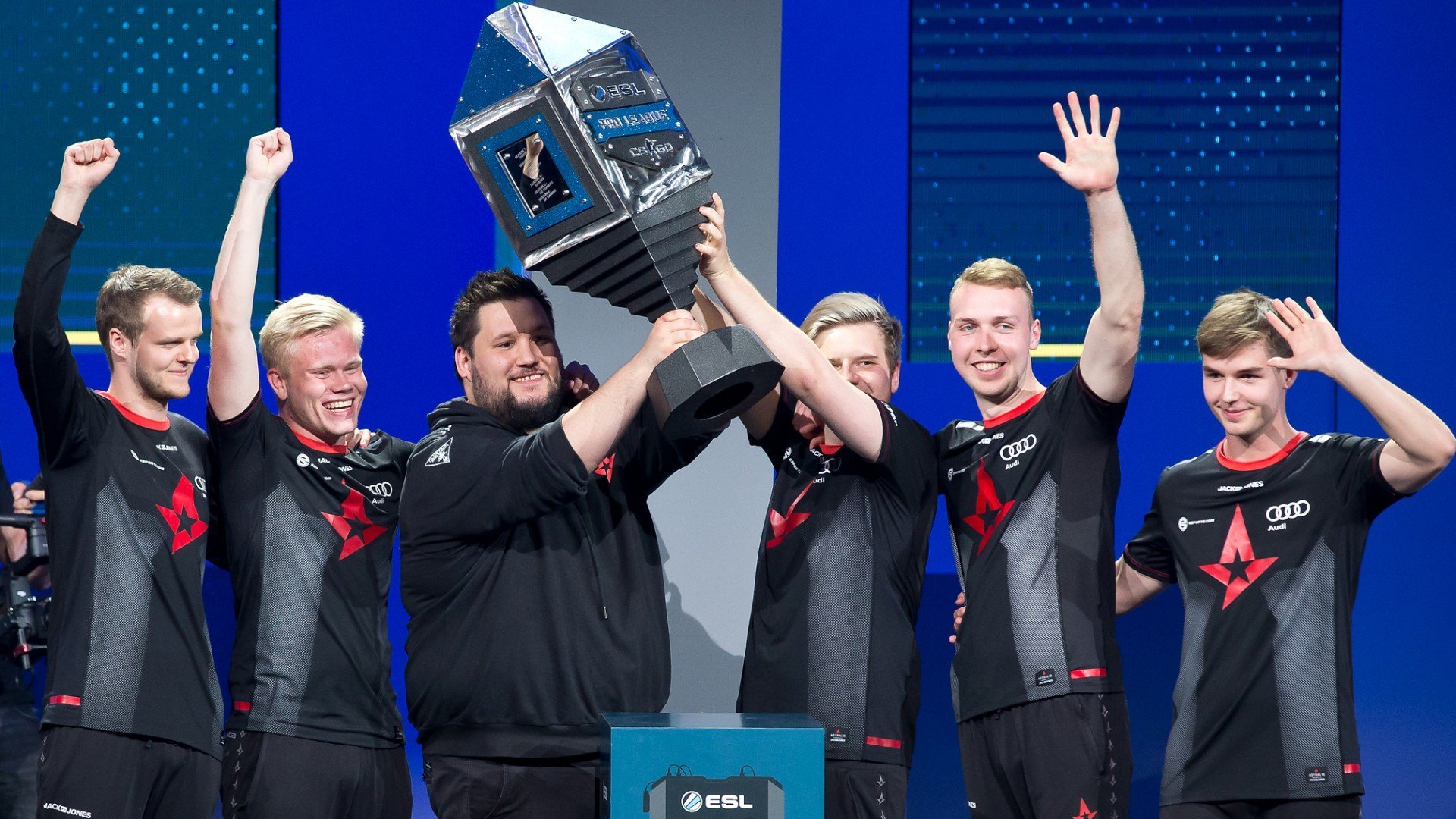 Организаторы провели жеребьевку ESL Pro League Season 13