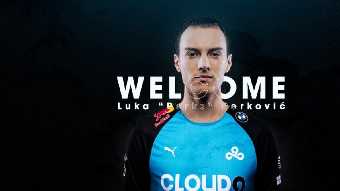 39летняя учительница из Лестера стала стримером Cloud9