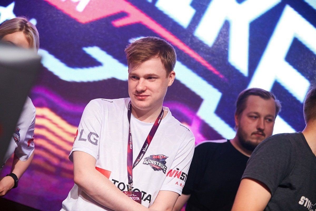 Sh4dowehhh От уровня игры VP в интернете в шоке даже Secret