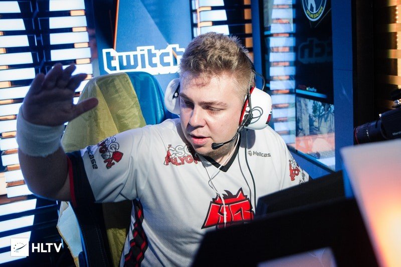 Bondik и jR стали игроками сербской команды по CSGO