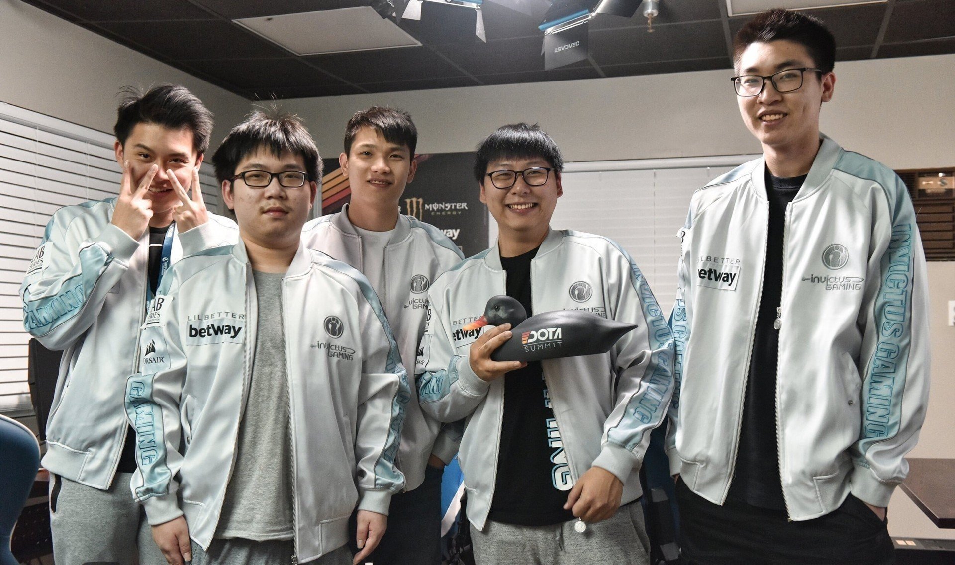 Игрок Invictus Gaming заболел коронавирусом и пропустит WePlay AniMajor 2021