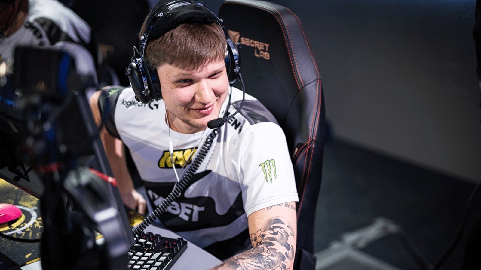 S1mple NS вообще не знает что такое CS В следующий раз пусть не позорится