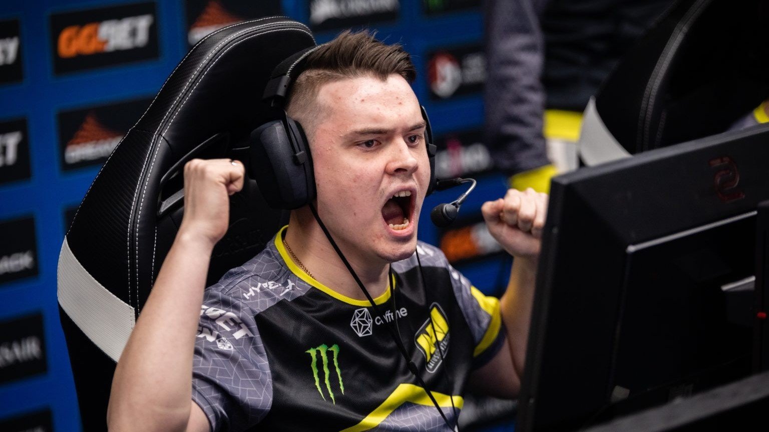 Electronic Надо работать над дисциплиной в команде