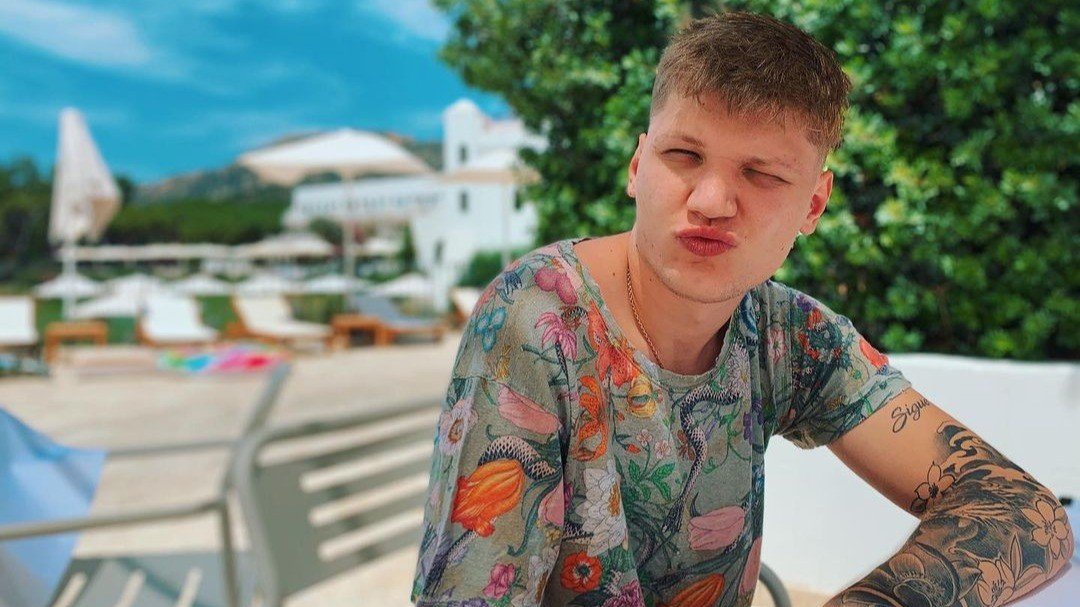 S1mple сыграет матч против Astralis из общей игровой зоны