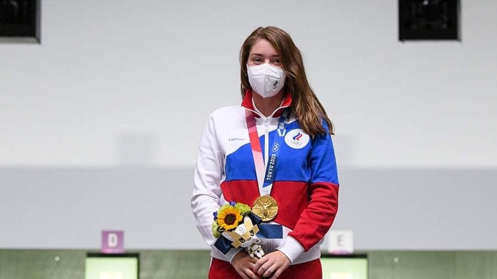 Олимпийская чемпионка Виталина Бацарашкина выступала с ведьмачьим медальоном на шее