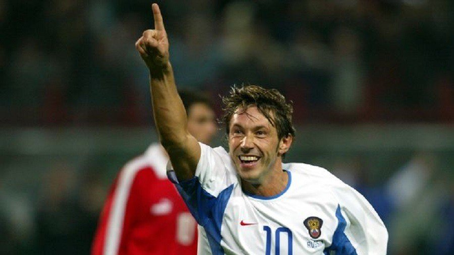 Разработчики FIFA 22 представили карточку Мостового  у нее слишком низкий рейтинг