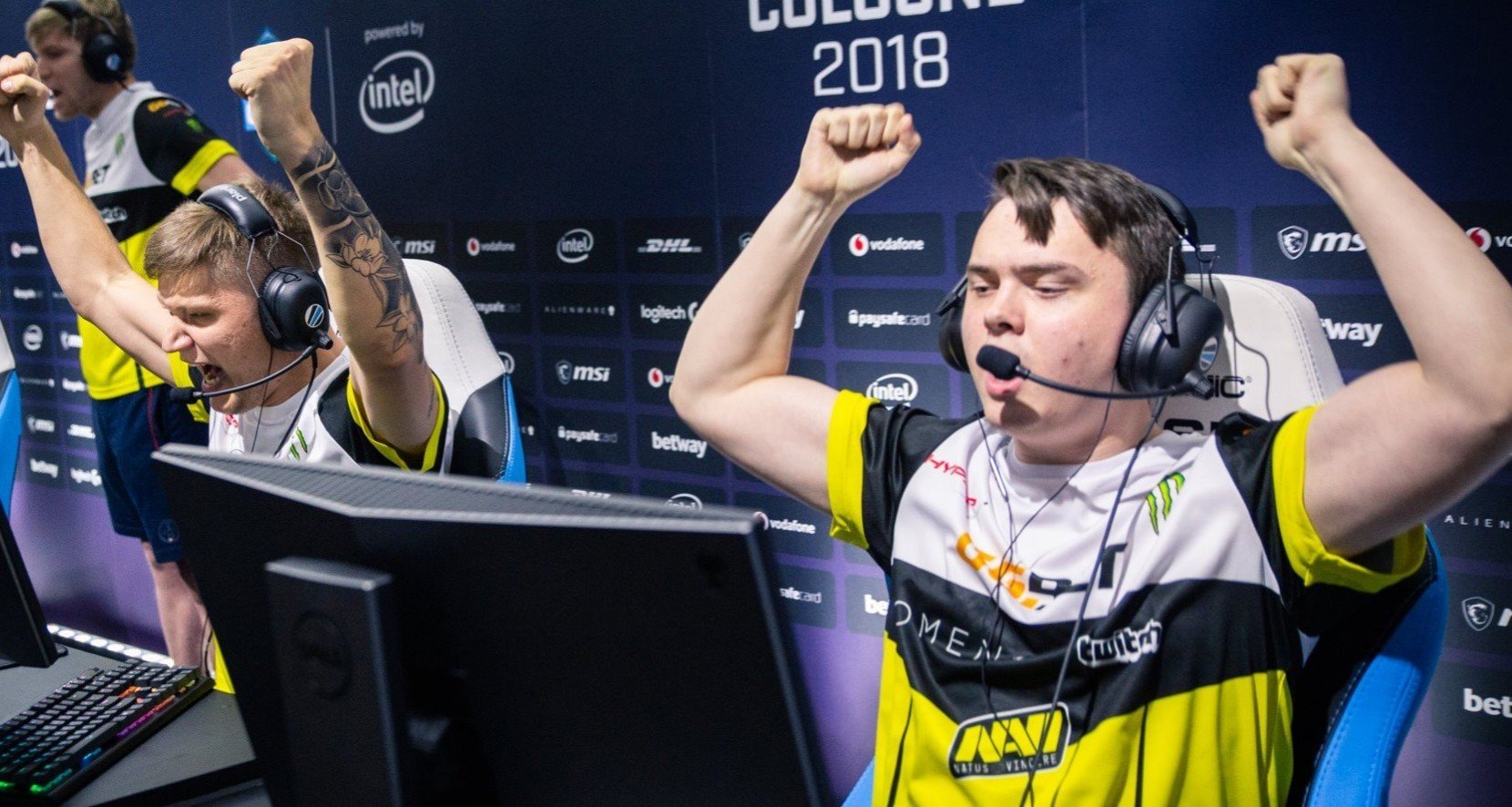 Natus Vincere победила Team Spirit и вышла в плейофф IEM Fall 2021 CIS  с первого места