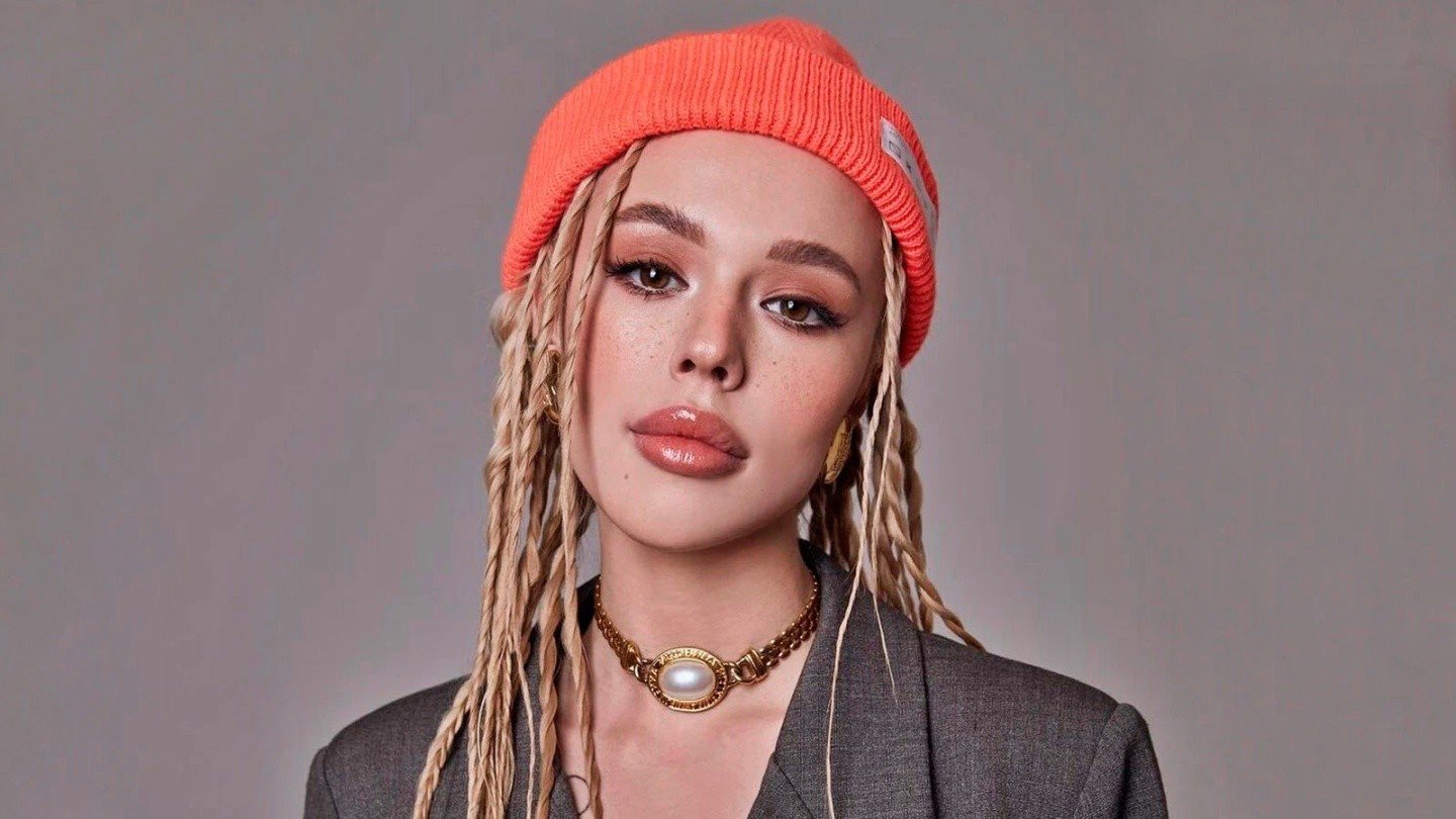 Инстасамка чудом спасалась из пожара  она показала свою квартиру на видео