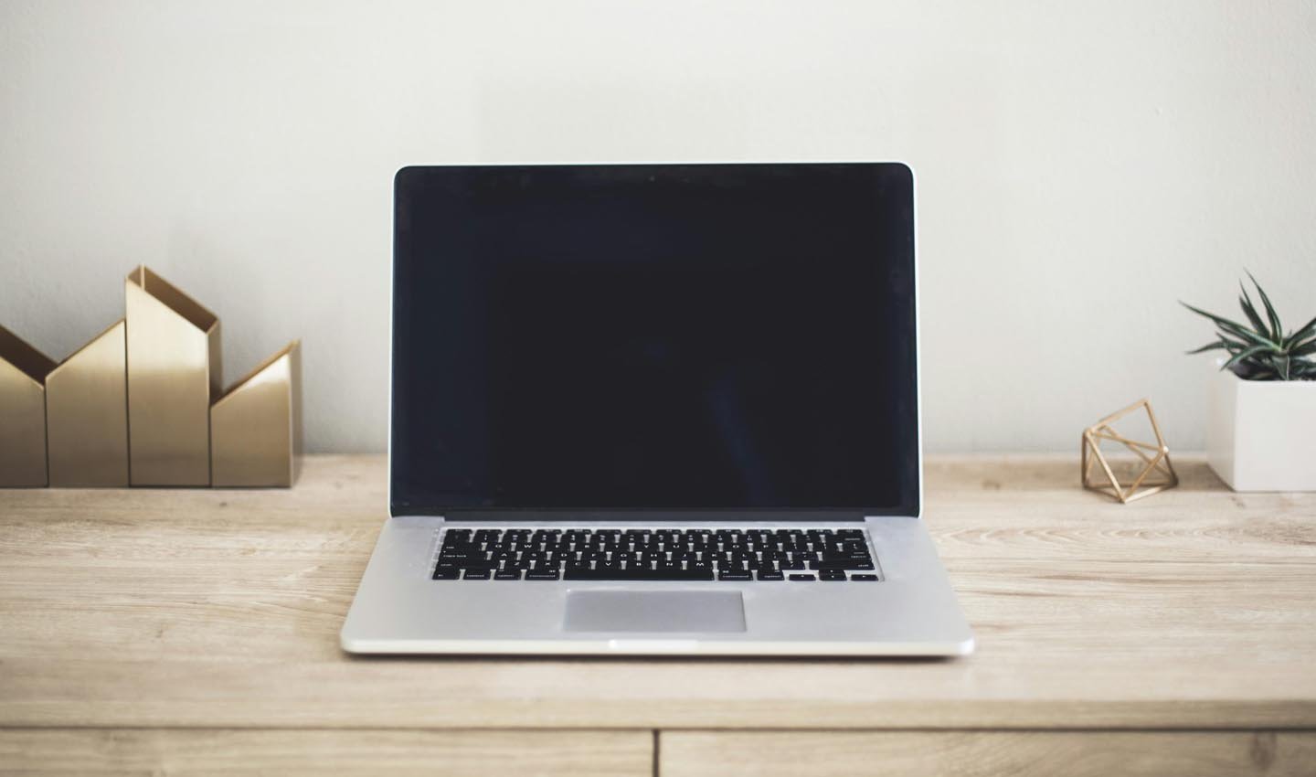 Источник: Unsplash / Выключенный ноутбук