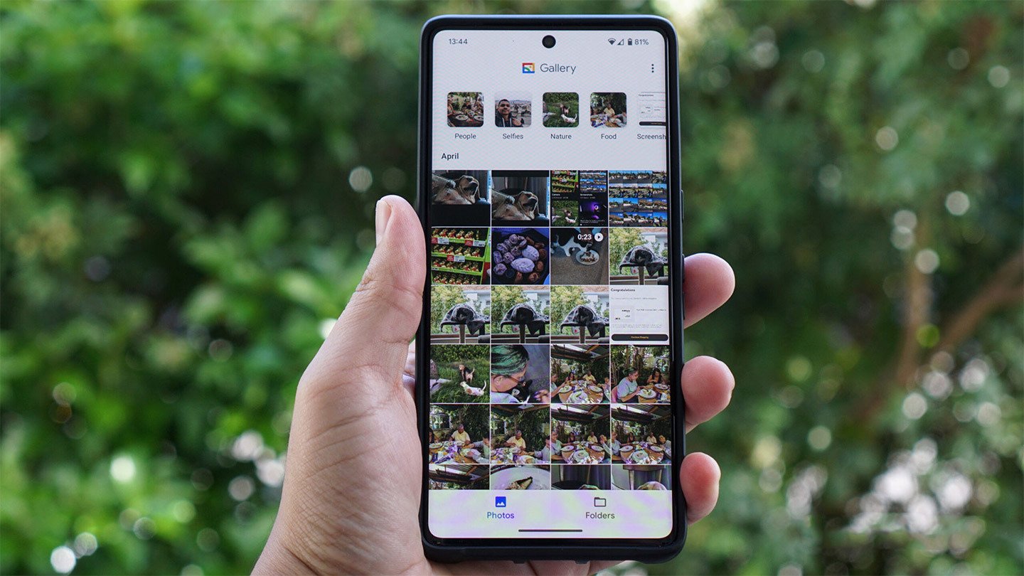 Как поставить пароль на галерею на Android