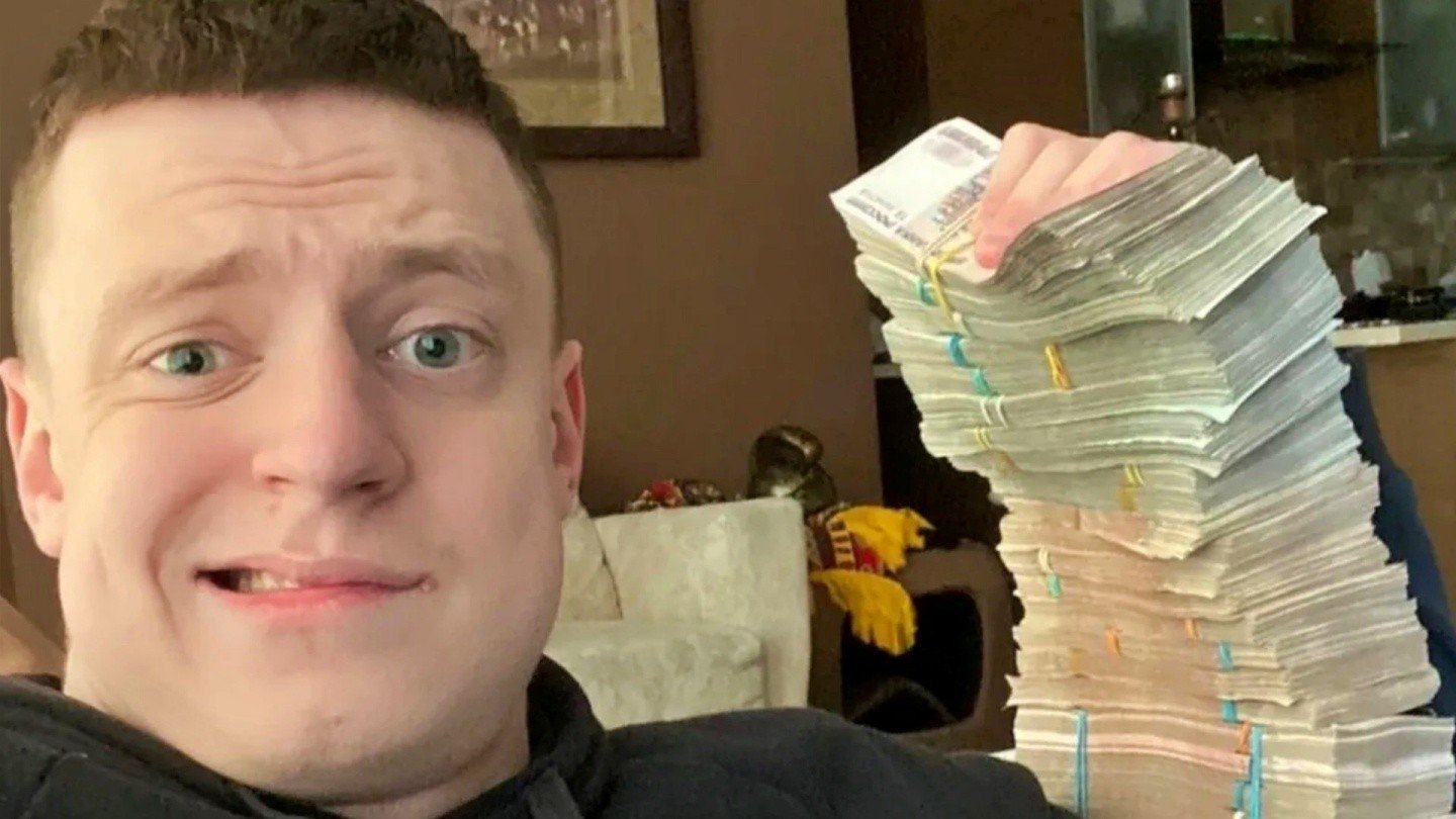 Что Мелстрой будет делать с Васильевым Стример дал ответ